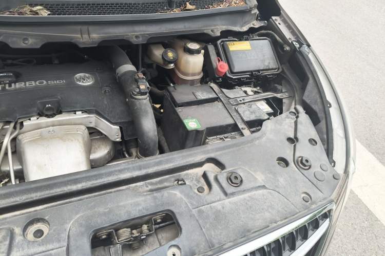 Used Buick GL8 2018 28T Prestige Version China VI Standard Engine Bay Left