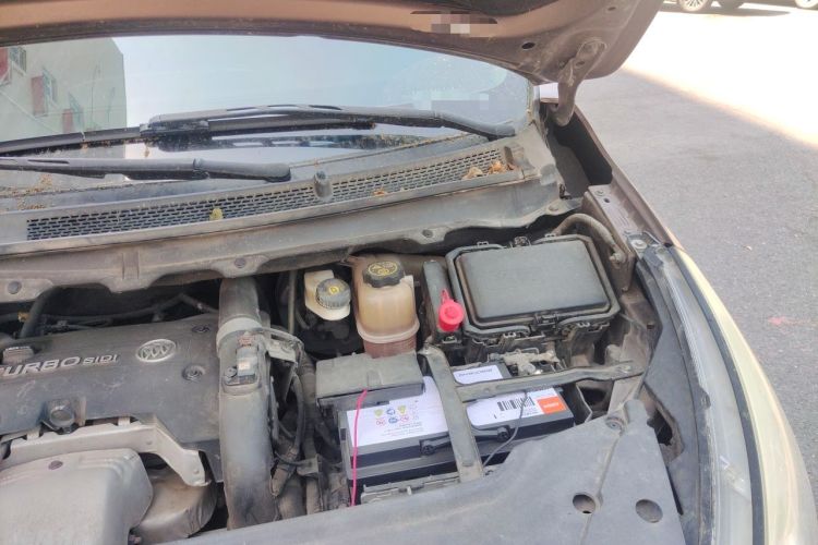 Used Buick GL8 2018 28T Luxury Model China VI Standard Engine Bay Left