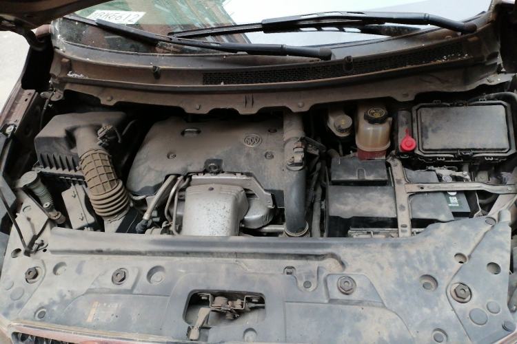 Used Buick GL8 2018 28T Comfort Model China VI Standard Engine Bay