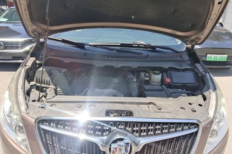Used Buick GL8 2018 28T Luxury Model China VI Standard Engine Bay