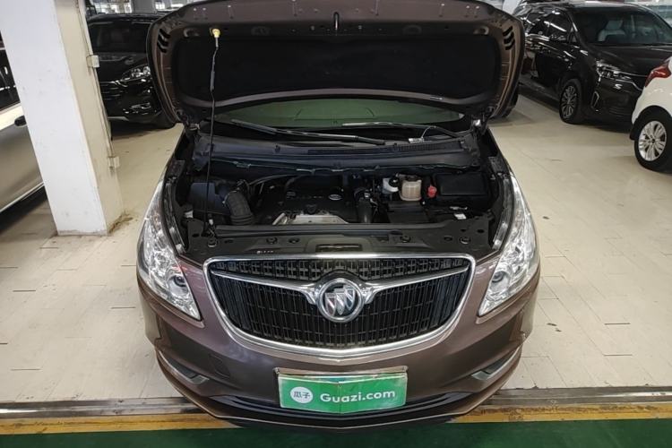 Used Buick GL8 2018 28T Luxury Model China VI Standard Engine Bay
