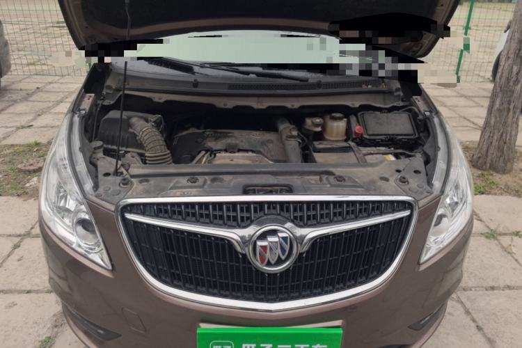 Used Buick GL8 2018 28T Luxury Model China VI Standard Engine Bay