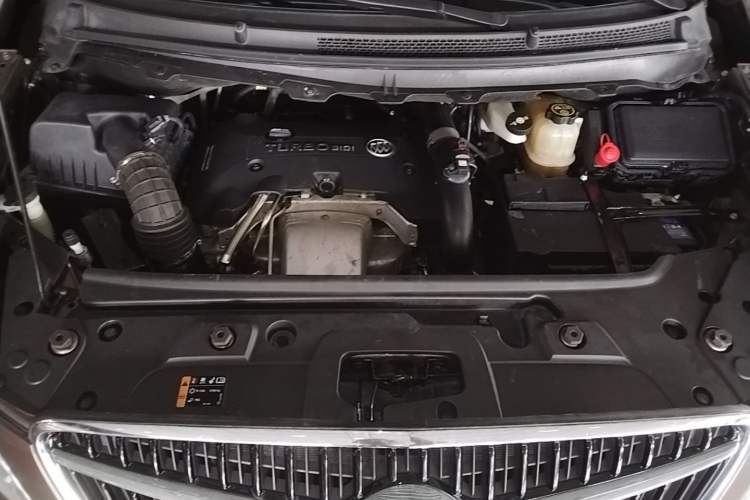 Used Buick GL8 2018 28T Prestige Version China VI Standard Engine Bay