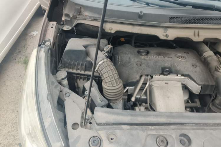 Used Buick GL8 2018 28T Comfort Model China VI Standard Engine Bay Right