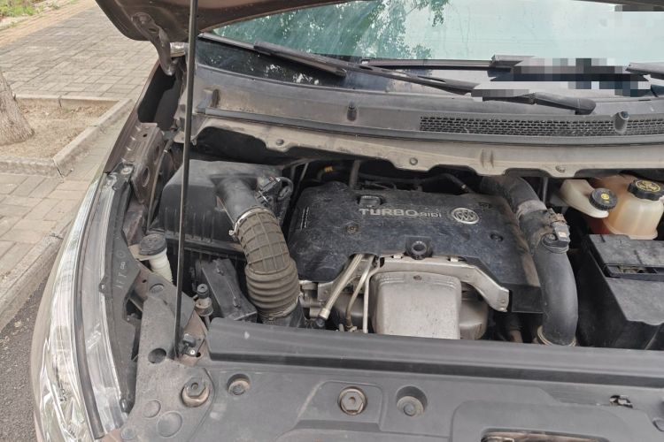 Used Buick GL8 2018 28T Luxury Model China VI Standard Engine Bay Right