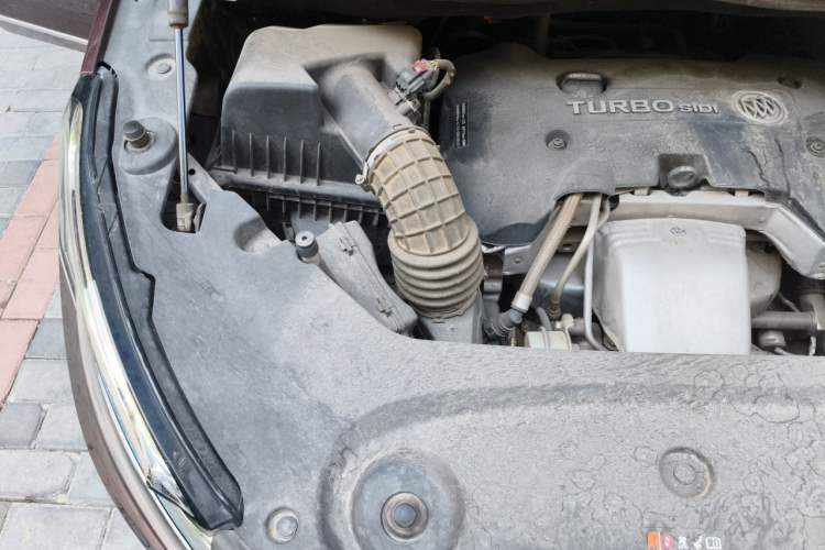 Used Buick GL8 2018 ES 28T Flagship Model China VI Standard Engine Bay Right