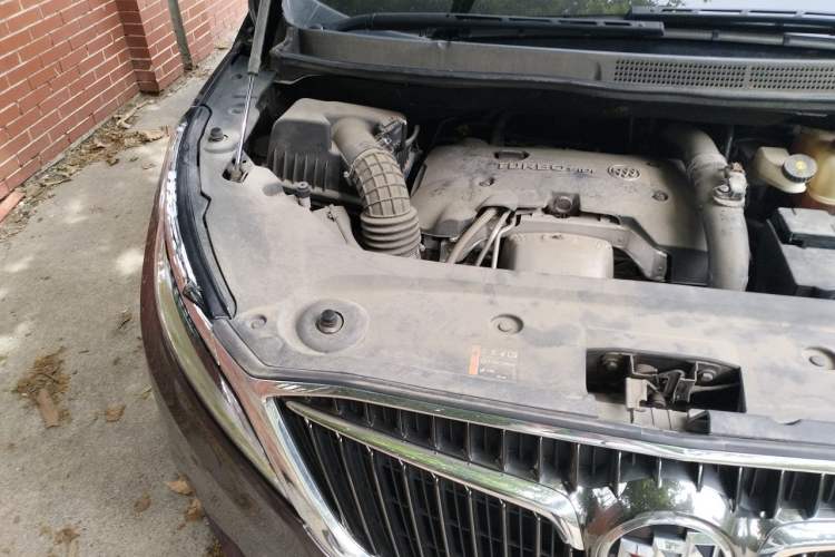 Used Buick GL8 2018 ES 28T Comfort Model China VI Standard Engine Bay Right
