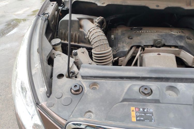 Used Buick GL8 2018 28T Luxury Model China VI Standard Engine Bay Right