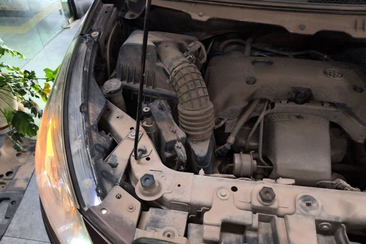 Used Buick GL8 2018 28T Luxury Model China VI Standard Engine Bay Right