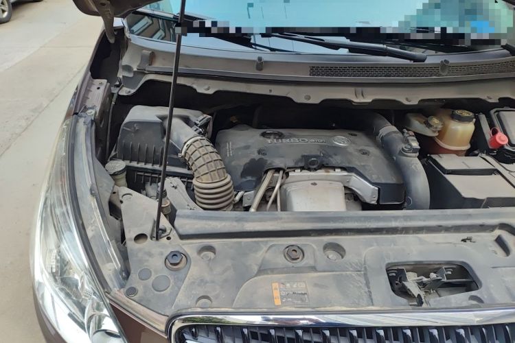 Used Buick GL8 2018 28T Luxury Model China VI Standard Engine Bay Right