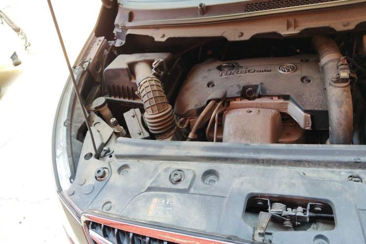Used Buick GL8 2018 28T Comfort Model China VI Standard Engine Bay Right