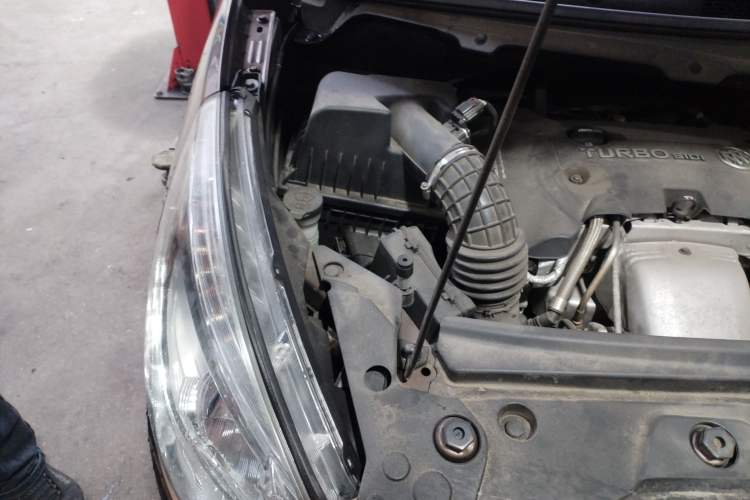 Used Buick GL8 2018 28T Comfort Model China VI Standard Engine Bay Right