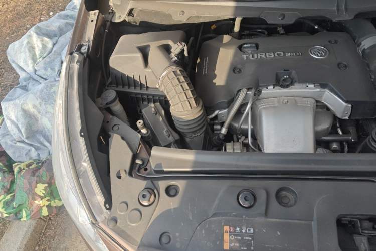 Used Buick GL8 2018 28T Comfort Model China VI Standard Engine Bay Right