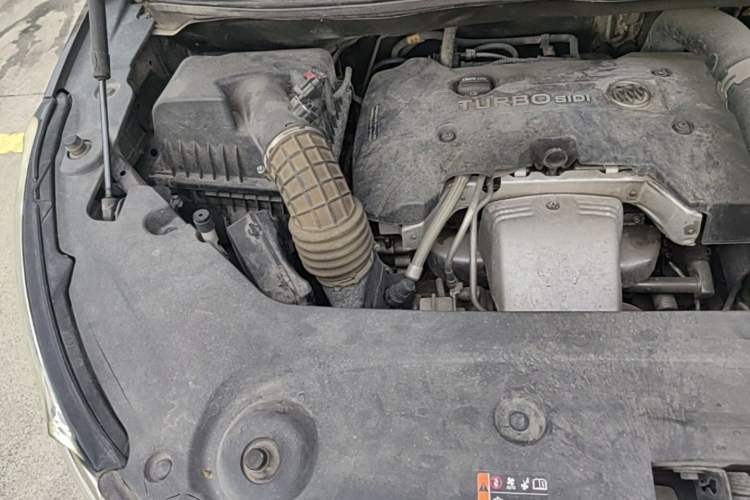 Used Buick GL8 2018 ES 28T Comfort Model China VI Standard Engine Bay Right