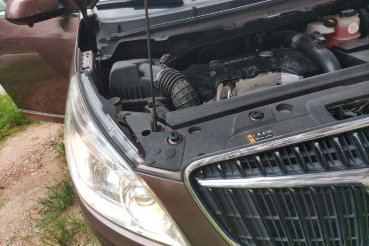 Used Buick GL8 2018 28T Luxury Model China VI Standard Engine Bay Right