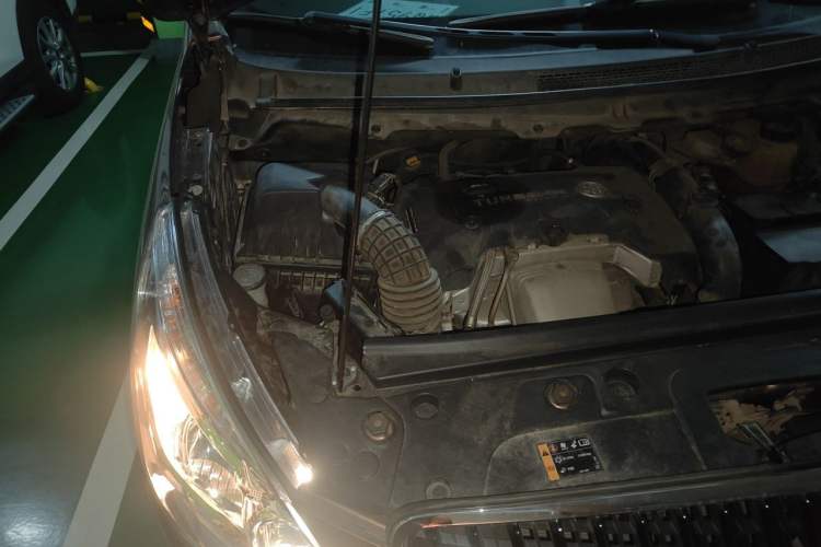 Used Buick GL8 2018 28T Luxury Model China VI Standard Engine Bay Right