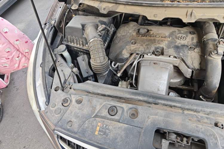 Used Buick GL8 2018 28T Luxury Model China VI Standard Engine Bay Right
