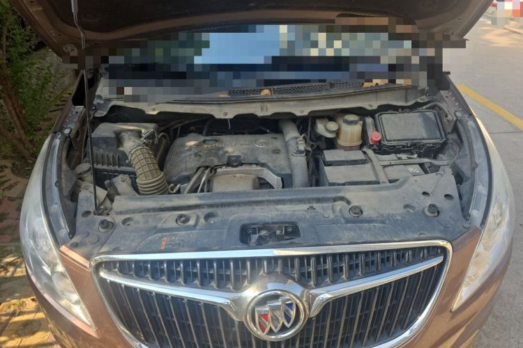 Used Buick GL8 2018 28T Luxury Model China VI Standard Engine Bay