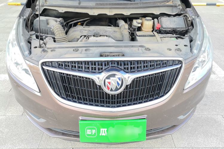 Used Buick GL8 2018 28T Comfort Model China VI Standard Engine Bay