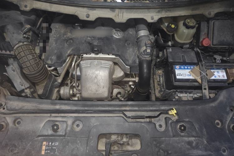 Used Buick GL8 2018 28T Luxury Model China VI Standard Engine Bay