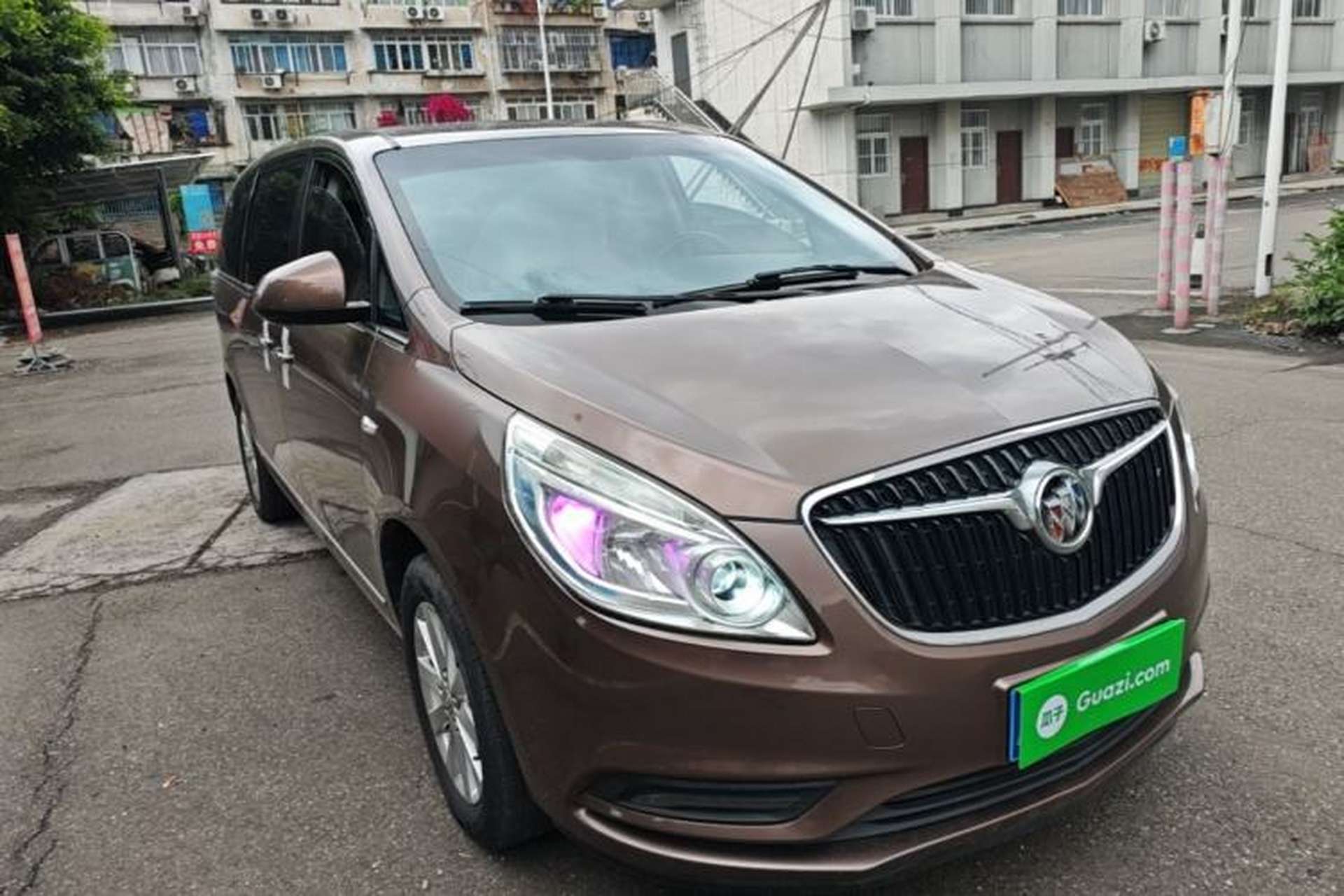 Used Buick GL8 2018 28T Luxury Model China VI Standard Exterior 1