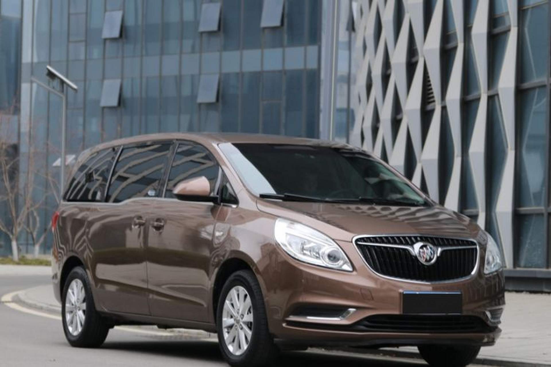 Used Buick GL8 2018 28T Comfort Model China VI Standard Exterior 2
