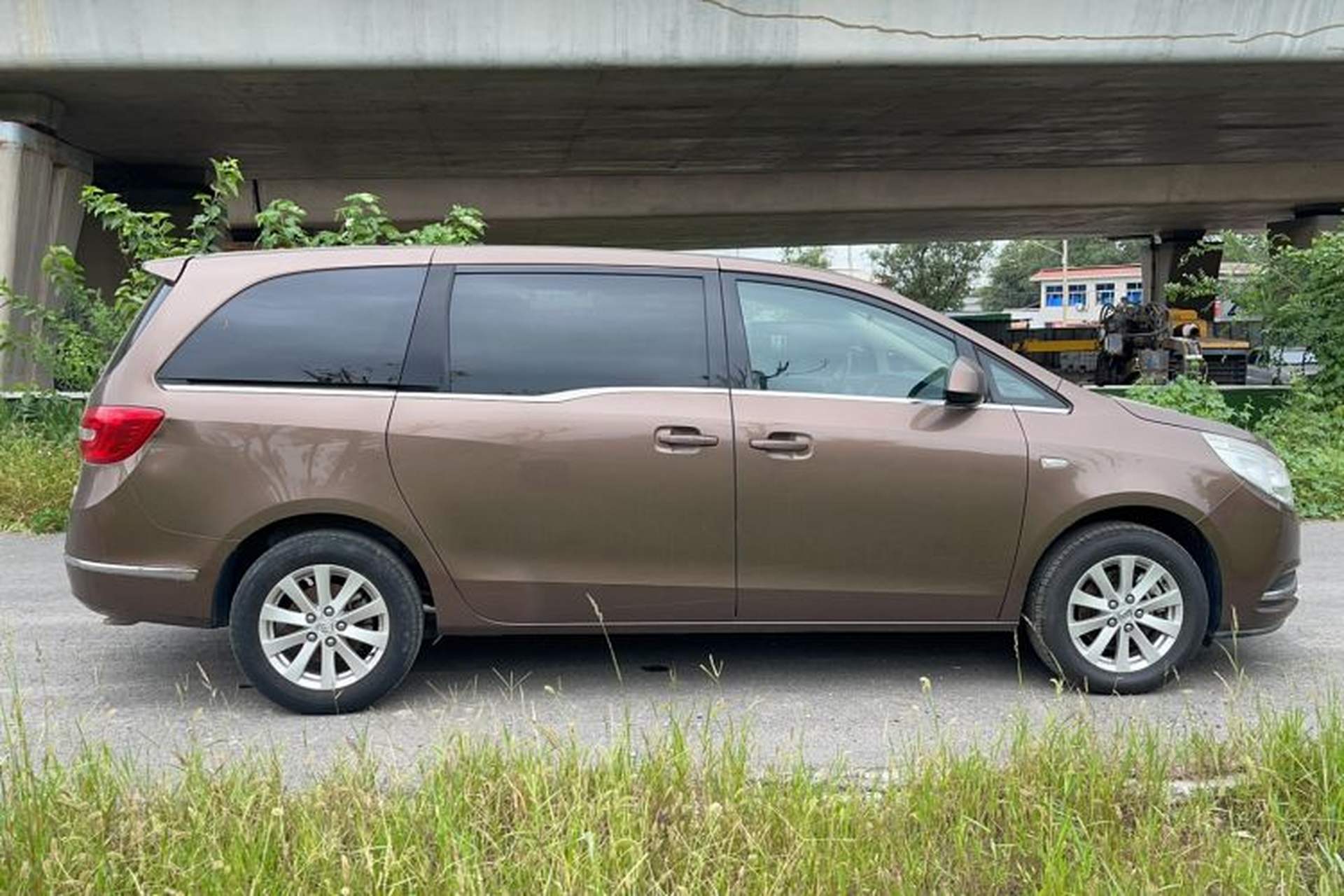 Used Buick GL8 2018 28T Comfort Model China VI Standard Exterior 2