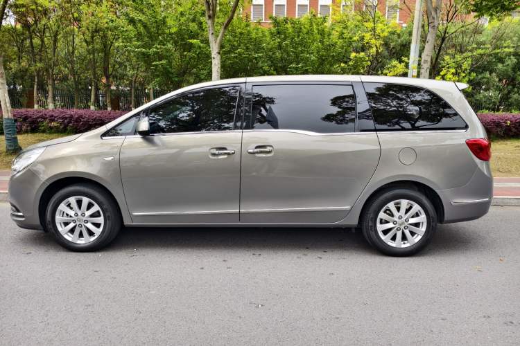 Used Buick GL8 2018 28T Luxury Model China VI Standard Exterior 2