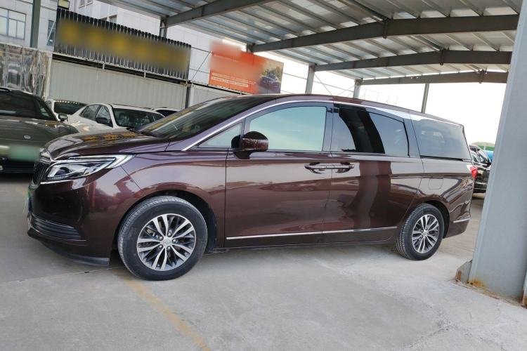 Used Buick GL8 2018 ES 28T Flagship Model China VI Standard Exterior 3