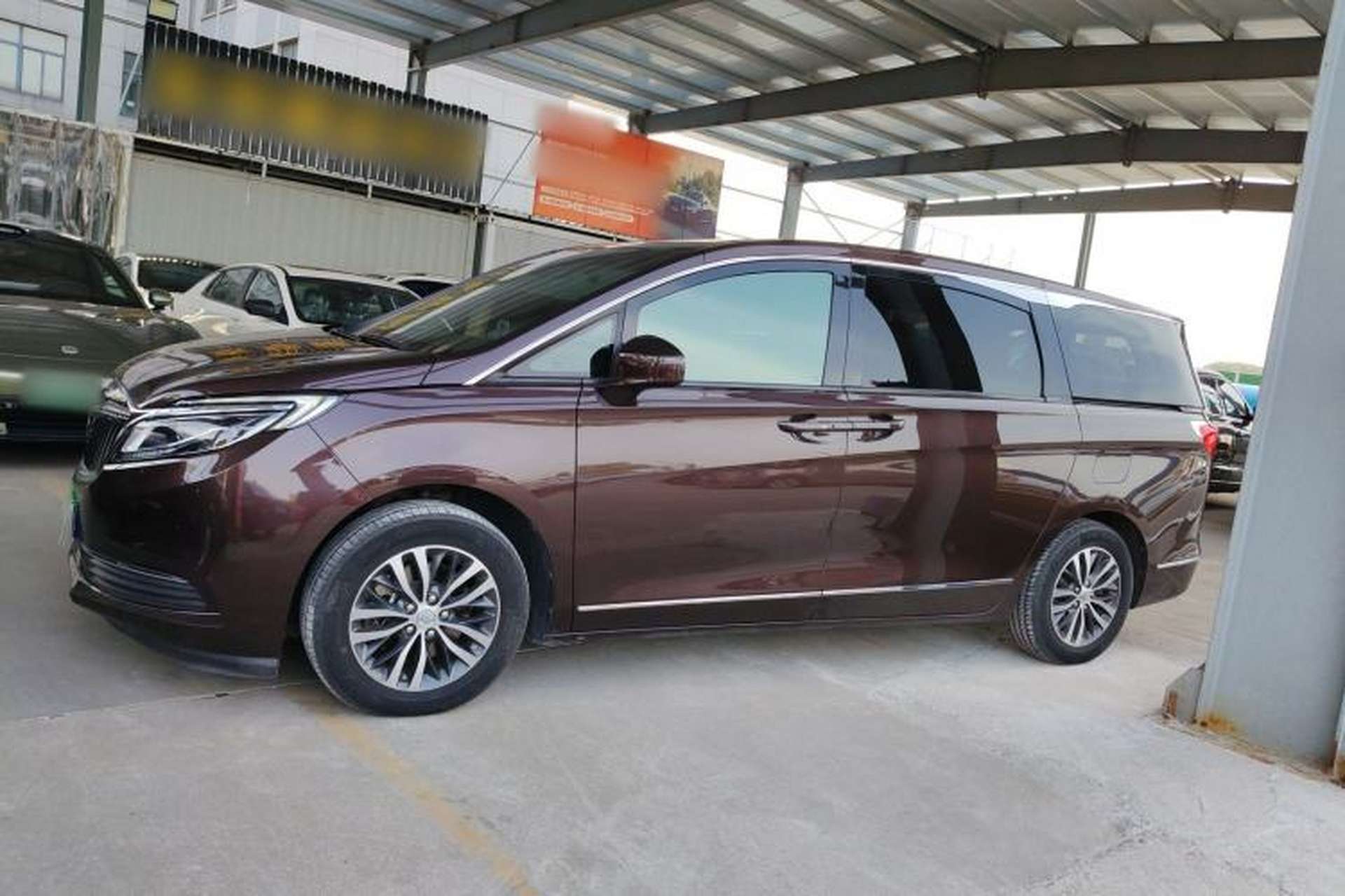 Used Buick GL8 2018 ES 28T Flagship Model China VI Standard Exterior 3