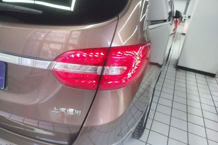 Used Buick GL8 2018 28T Prestige Version China VI Standard Exterior 3