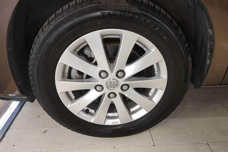 Used Buick GL8 2018 28T Luxury Model China VI Standard Exterior 4