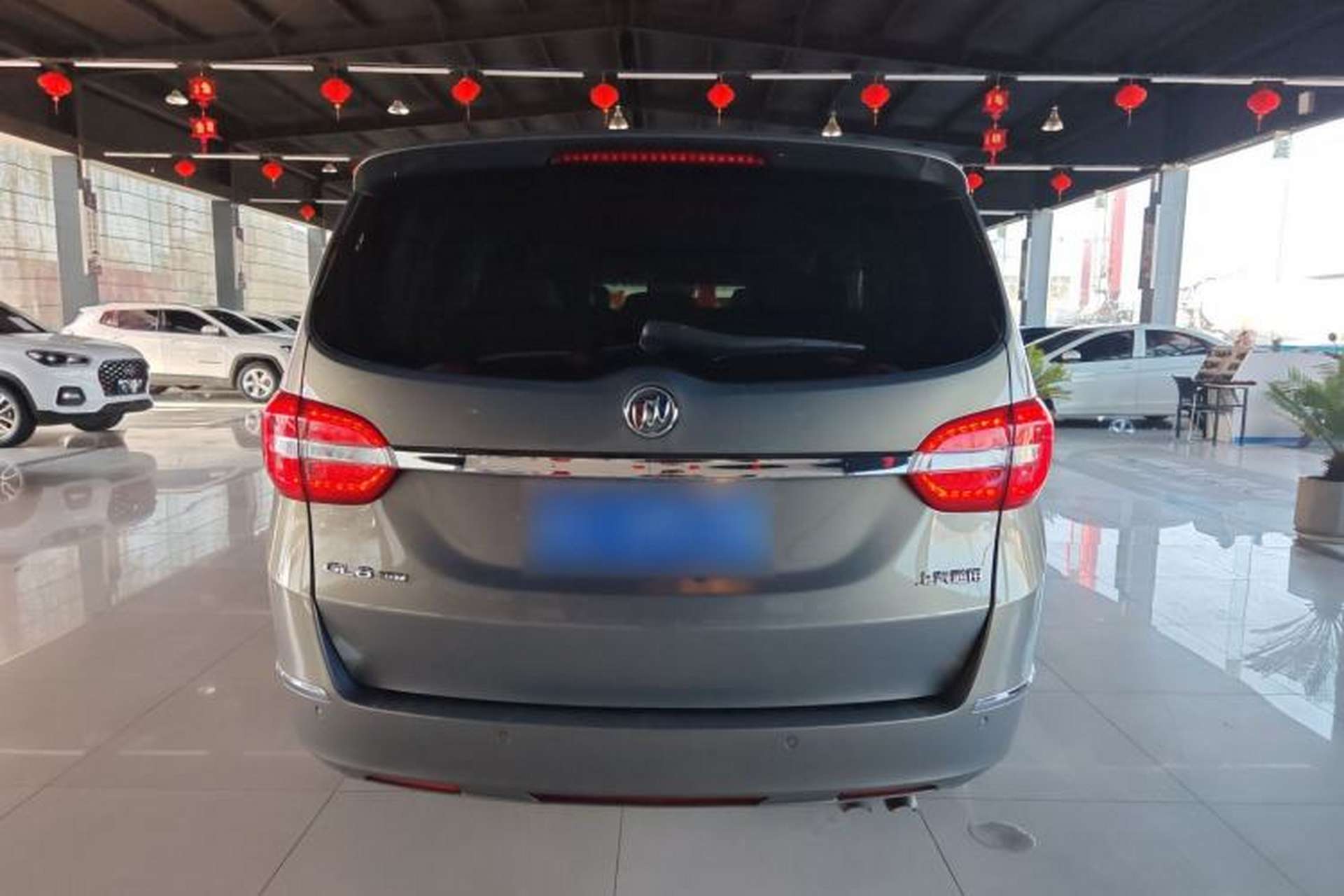 Used Buick GL8 2018 28T Luxury Model China VI Standard Exterior 4
