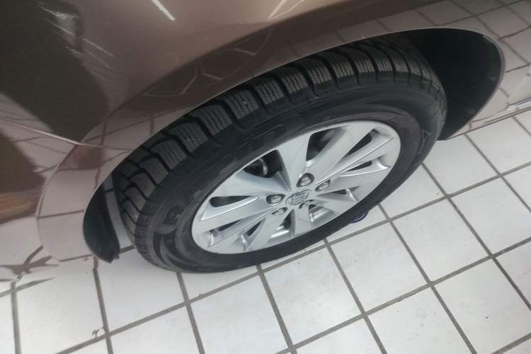 Used Buick GL8 2018 28T Prestige Version China VI Standard Exterior 4