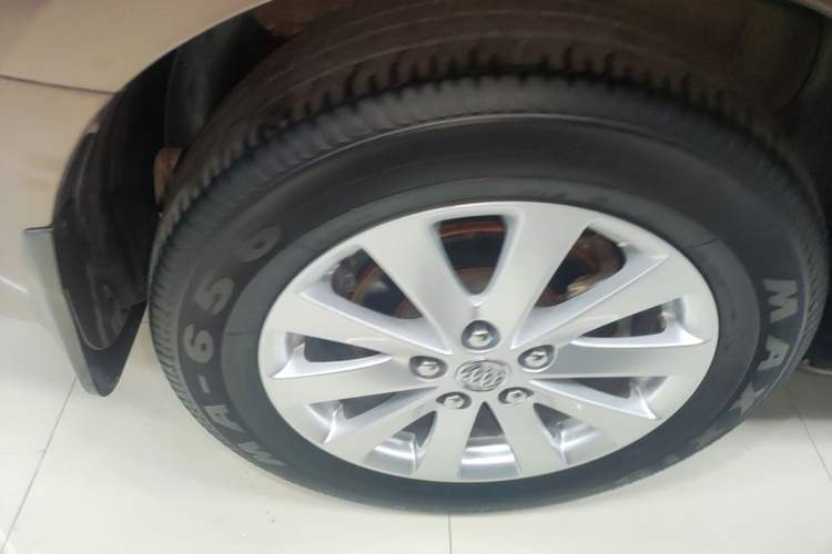 Used Buick GL8 2018 28T Luxury Model China VI Standard Exterior 5