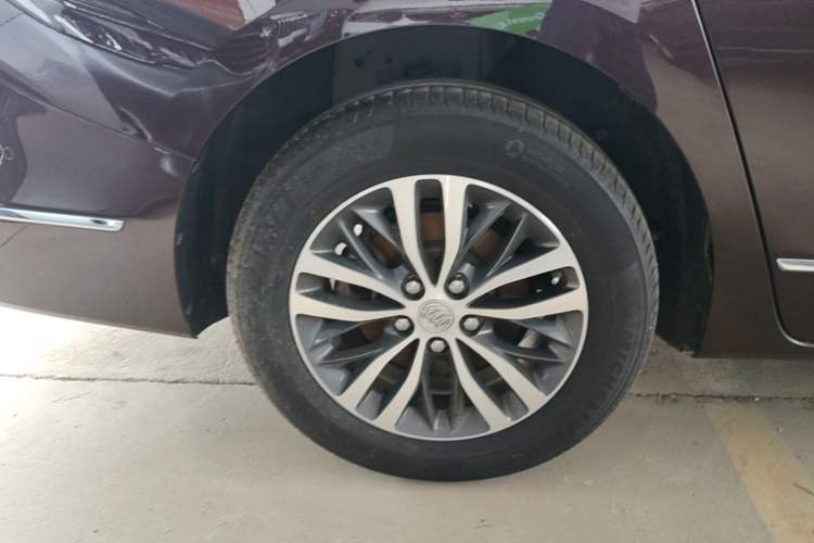 Used Buick GL8 2018 ES 28T Flagship Model China VI Standard Exterior 5