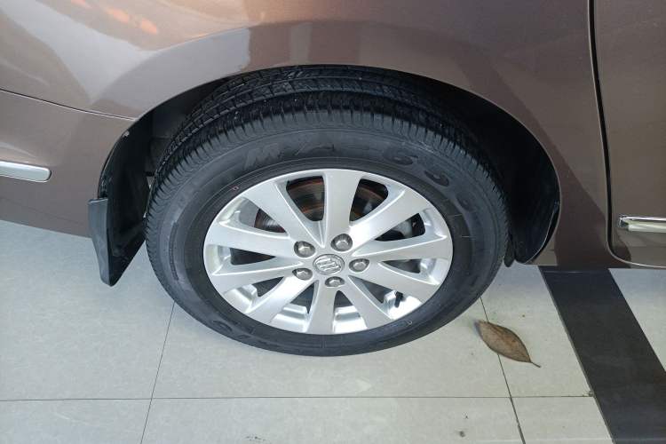 Used Buick GL8 2018 28T Luxury Model China VI Standard Exterior 6