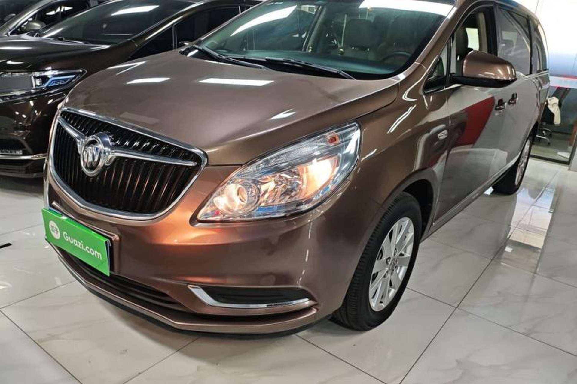 Used Buick GL8 2018 28T Luxury Model China VI Standard Front Left 45 Deg