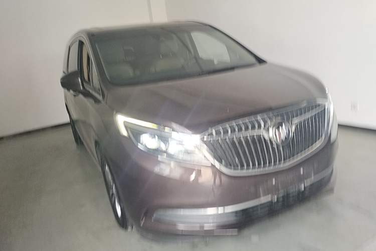 Used Buick GL8 2018 ES 28T Flagship Model China VI Standard Front Right 45 Deg