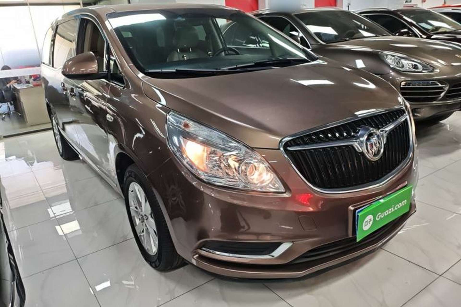 Used Buick GL8 2018 28T Luxury Model China VI Standard Front Right 45 Deg