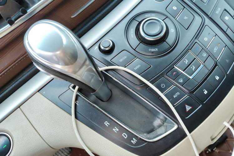 Used Buick GL8 2018 28T Luxury Model China VI Standard Gear Lever