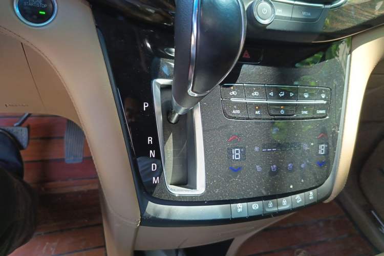 Used Buick GL8 2018 ES 28T Flagship Model China VI Standard Gear Lever