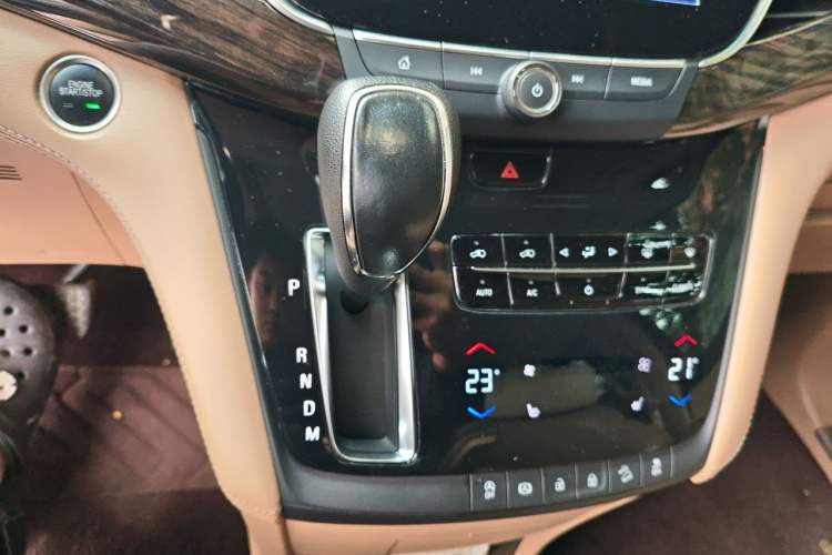 Used Buick GL8 2018 ES 28T Luxury Model China VI Standard Gear Lever
