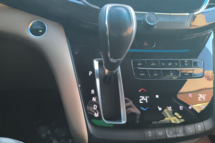 Used Buick GL8 2018 ES 28T Flagship Model China VI Standard Gear Lever