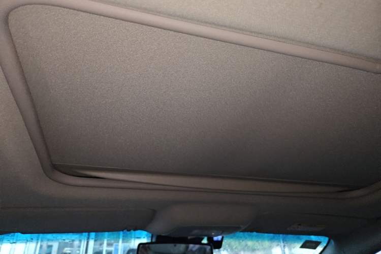 Used Buick GL8 2018 28T Luxury Model China VI Standard Headliner