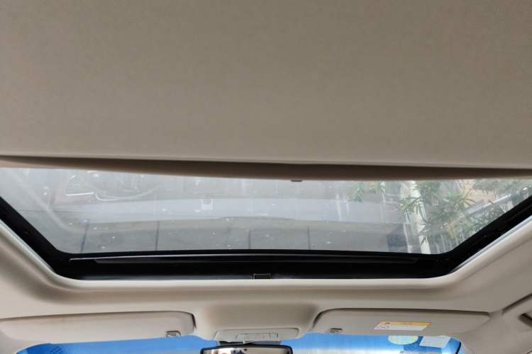 Used Buick GL8 2018 28T Luxury Model China VI Standard Headliner