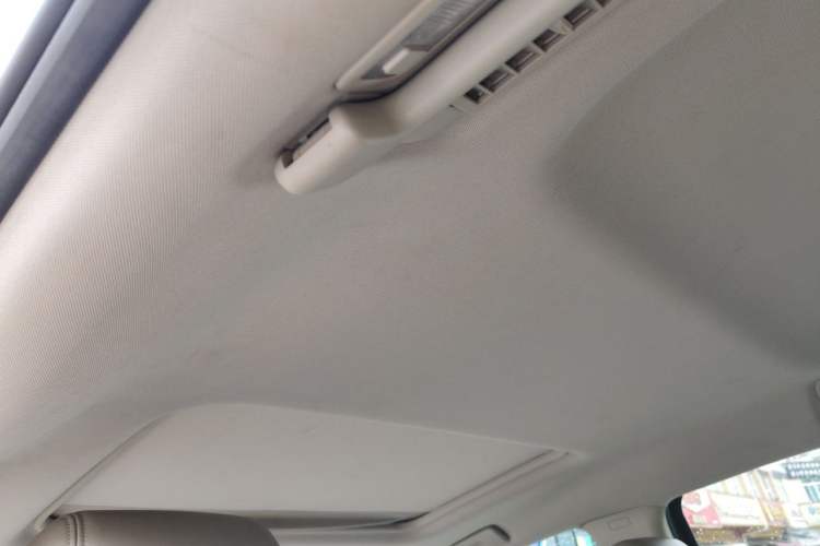 Used Buick GL8 2018 28T Luxury Model China VI Standard Headliner