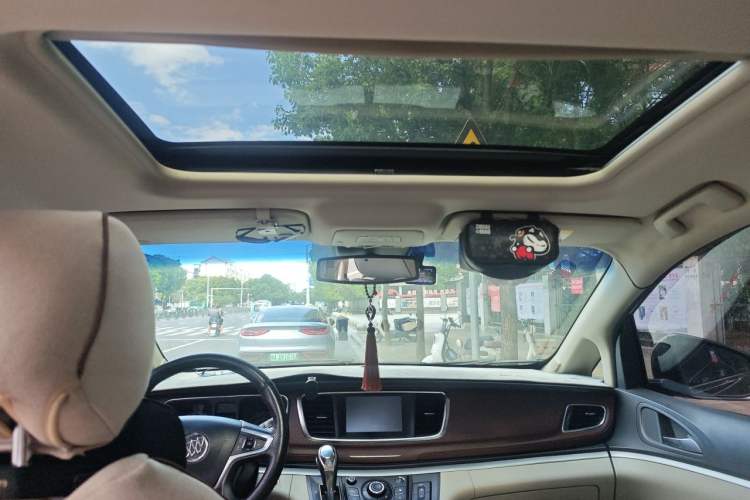 Used Buick GL8 2018 28T Luxury Model China VI Standard Headliner