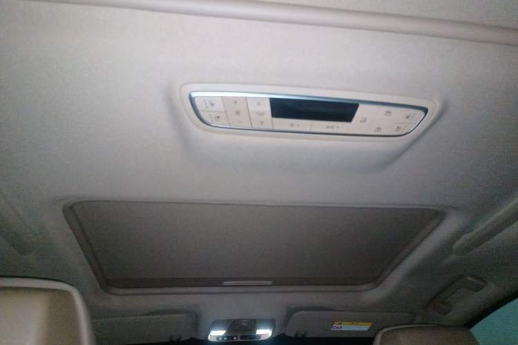 Used Buick GL8 2018 ES 28T Flagship Model China VI Standard Headliner