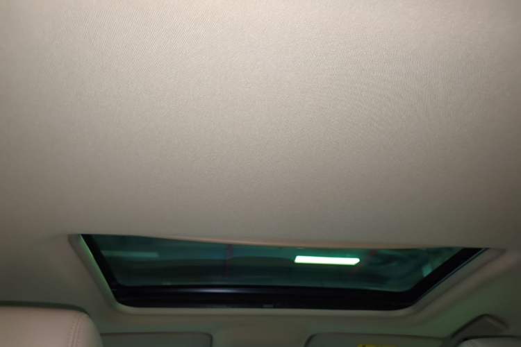 Used Buick GL8 2018 28T Luxury Model China VI Standard Headliner